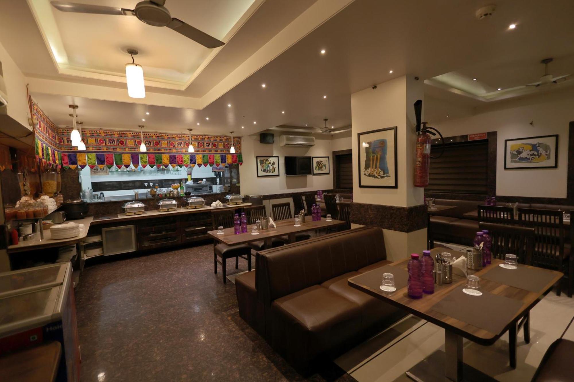 Hotel Vetro Inn Surat Luaran gambar
