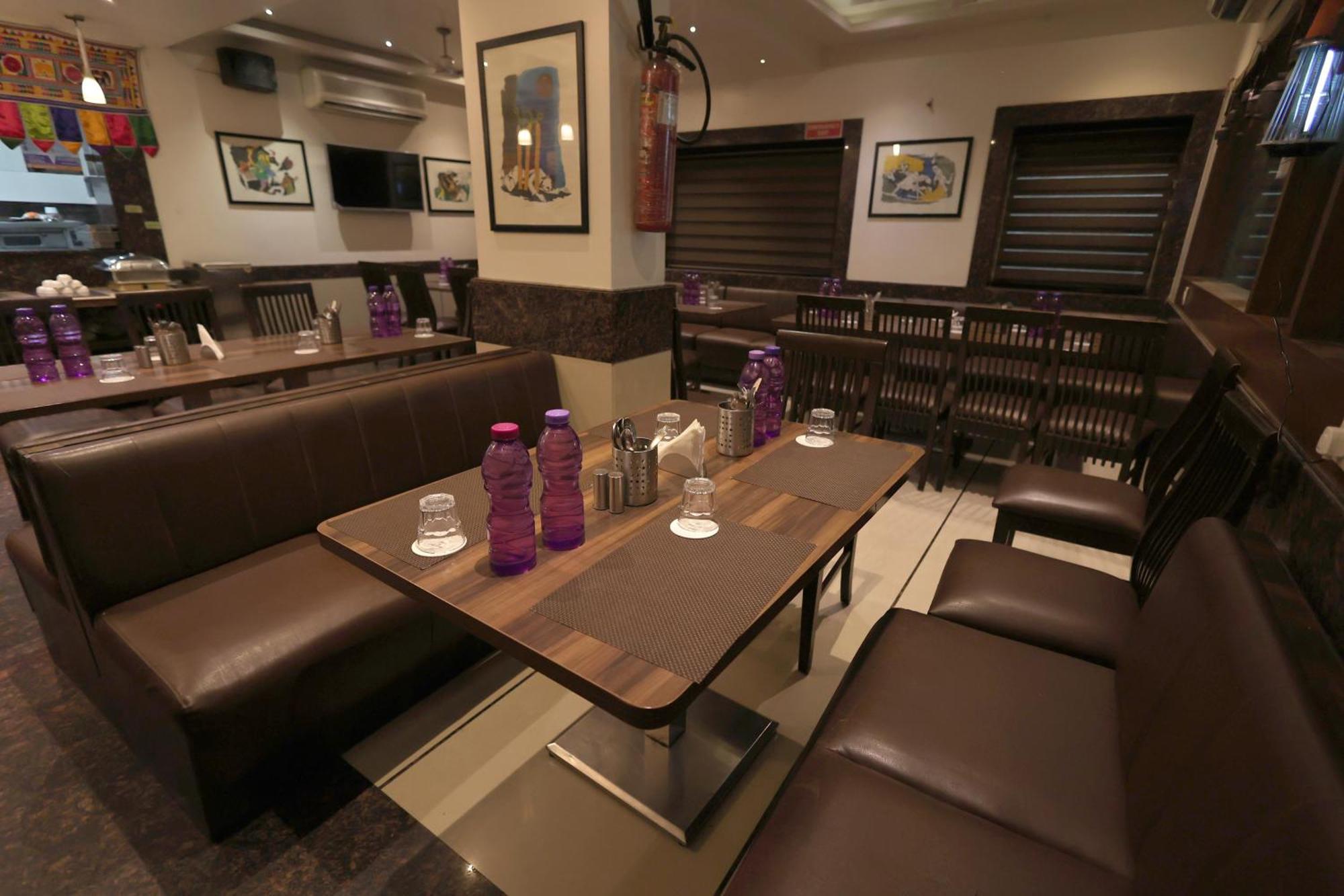 Hotel Vetro Inn Surat Luaran gambar
