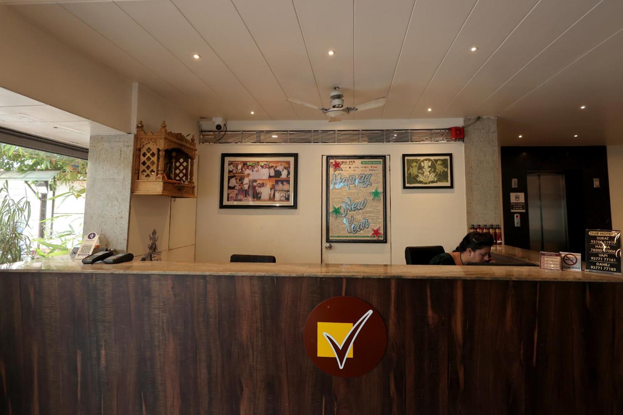 Hotel Vetro Inn Surat Luaran gambar